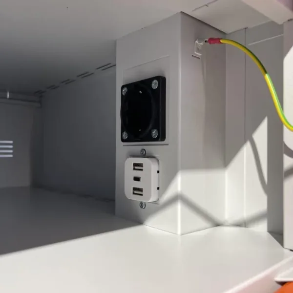 Laptop locker premium stopcontact