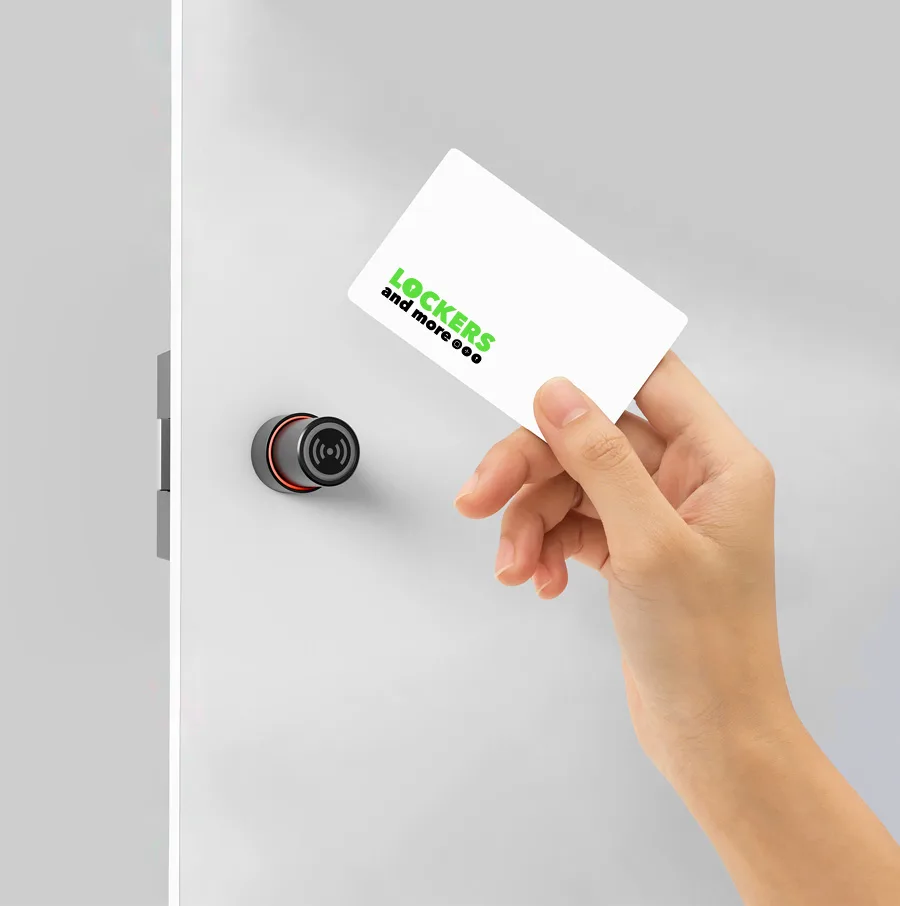 Ojmar OTS20 zonder batterij op een lockerkast – lockersloten vervangen